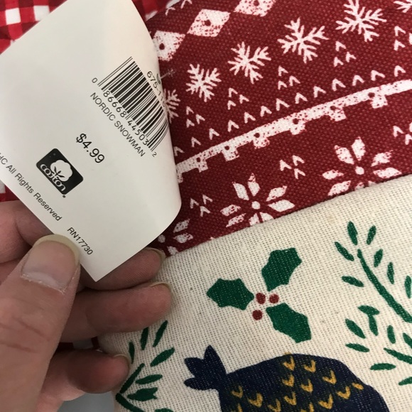 Vintage NOS 4 pc Christmas kitchen bake oven mitten gloves bundle - Picture 3 of 11